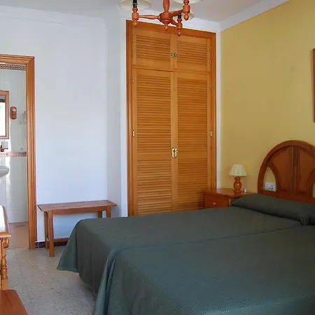 Hotel Antonio Conil 2*